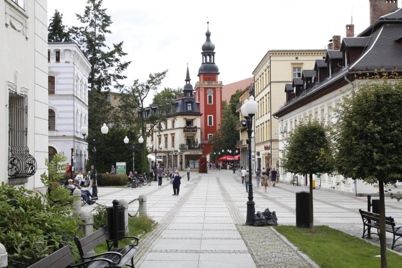 Jodla I Modrzew Apartman Jelenia Góra Kültér fotó